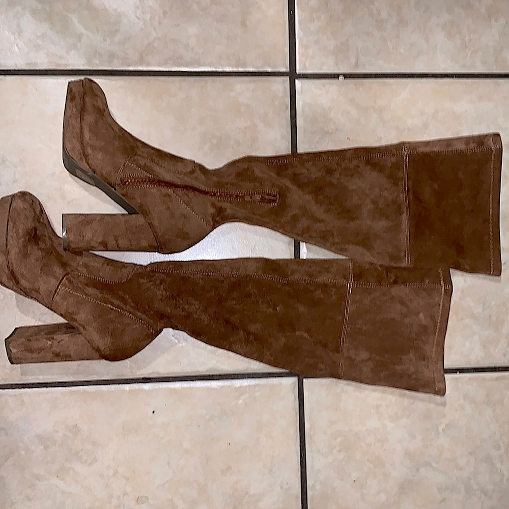 Size 7 high heel boots